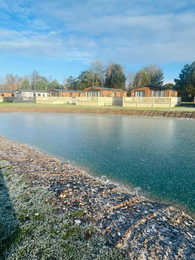 Loki'S Retreat Lodge With Hot Tub York Eksteriør bilde