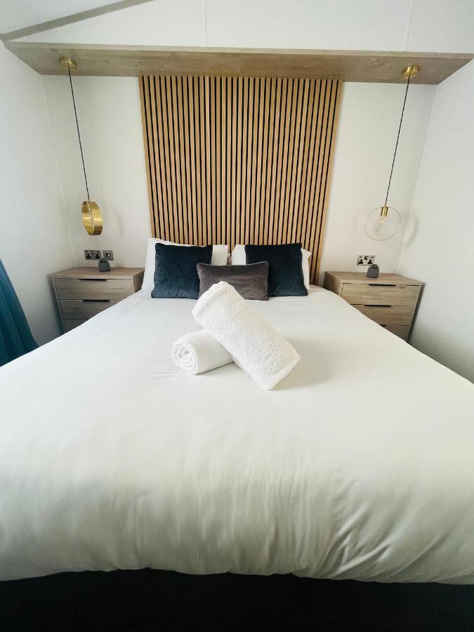 Loki'S Retreat Lodge With Hot Tub York Eksteriør bilde